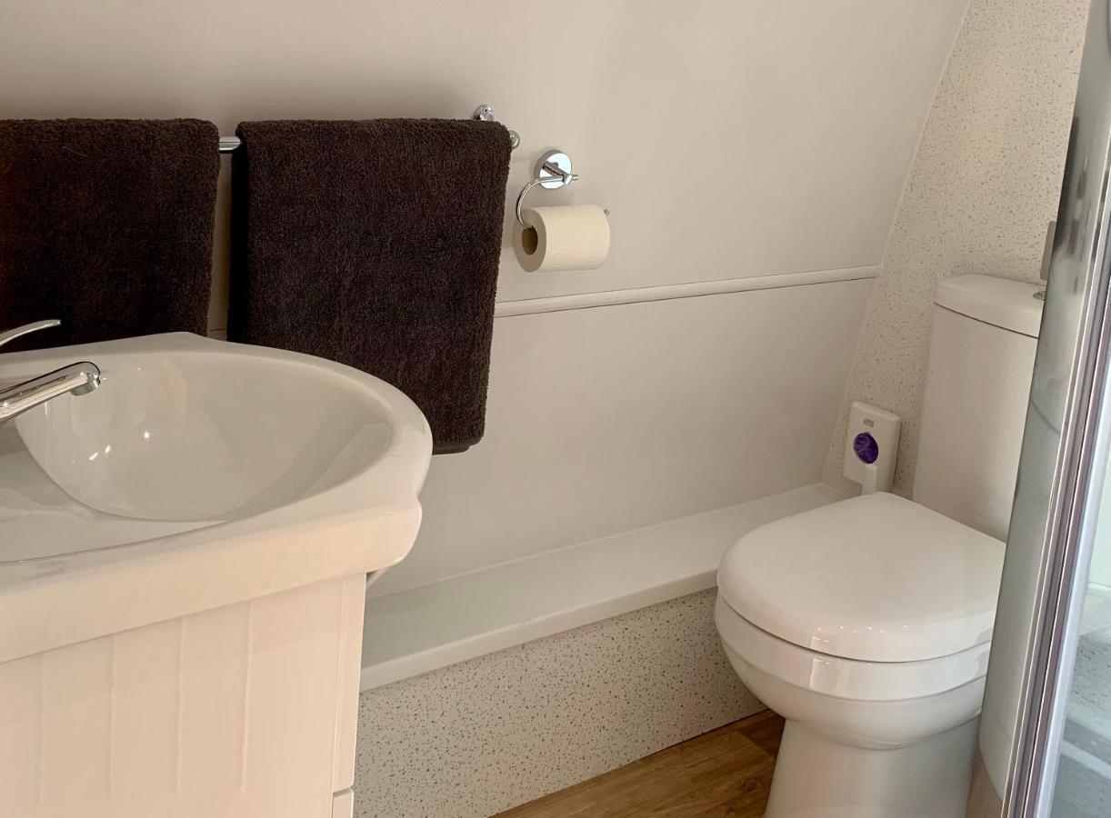 Waterpump Pod For 2 Adults With Ensuite In The Suffolk Countryside Badingham Exteriör bild