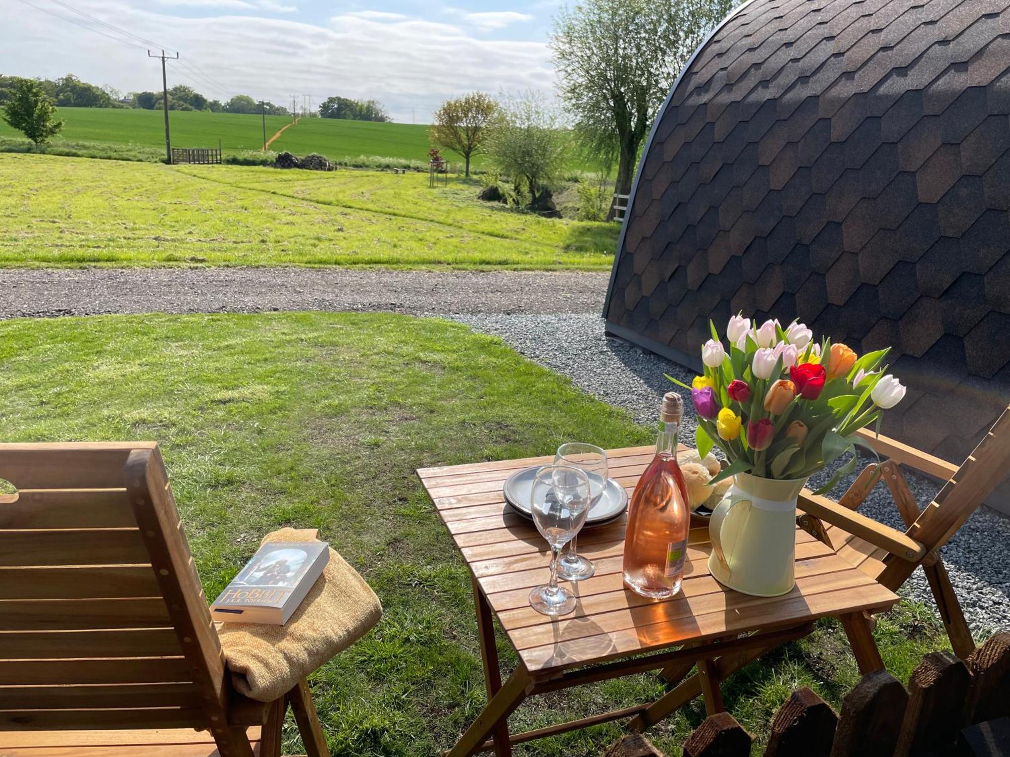 Waterpump Pod For 2 Adults With Ensuite In The Suffolk Countryside Badingham Exteriör bild